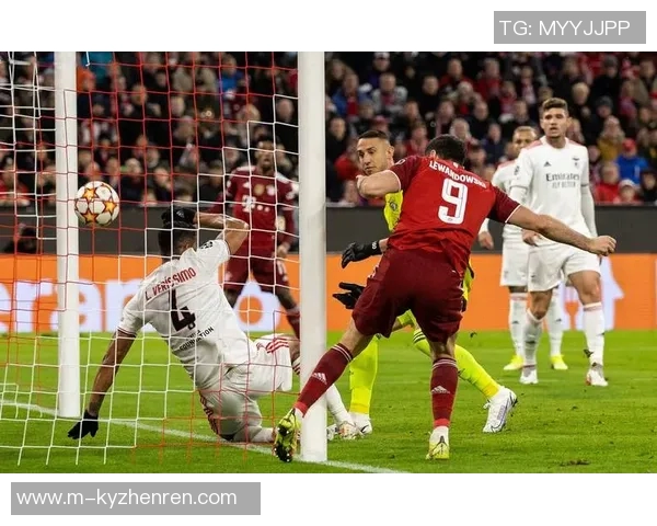 莱万重返老东家引发拜仁球迷愤怒声讨:背叛与忘恩负义的争议之战 莱万重返老东家引发拜仁球迷愤怒声讨:背叛与忘恩负义的争议之战